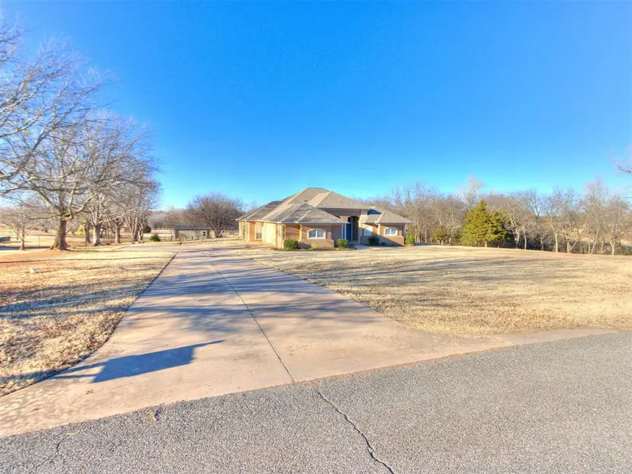 815 River View Drive, Norman, OK 73071 - Image #2