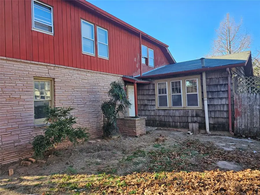 1411 S 11th Street, Chickasha, OK 73018 - Image #2