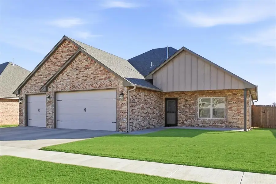 2112 Longhorn Trail, Altus, OK 73521 - Image #3