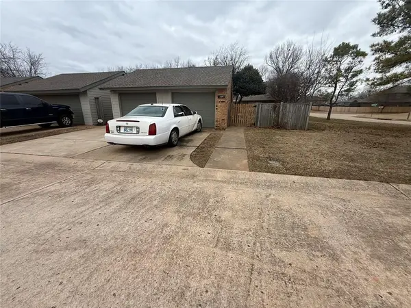 526 Greenlea Chase West Street, Oklahoma City, OK 74170