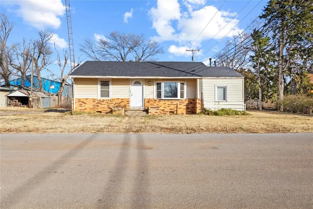 114 W B Street, Okeene, OK 73763 - Image #1