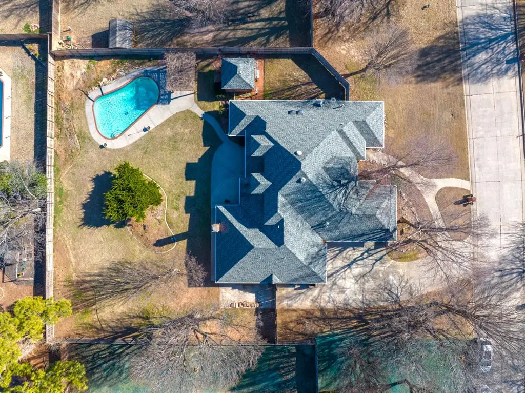 4221 Upper Lake Dr, Norman, OK 73072 - Image #1