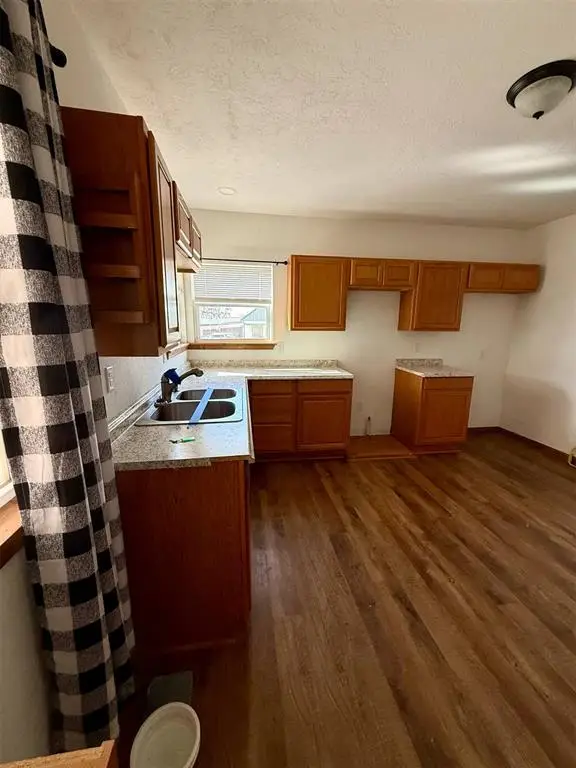 701 S Main Street, Grandfield, OK 73546 - #3