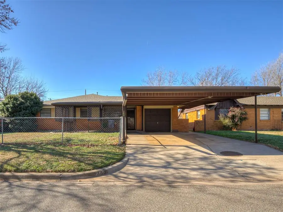 209 S Irving Drive, Moore, OK 73160 - Image #2