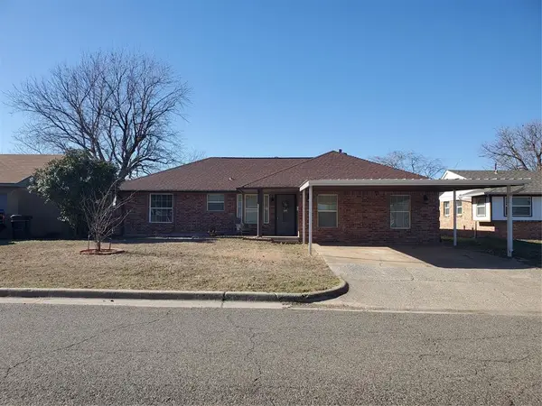 1205 S Howard Avenue, Moore, OK 73160