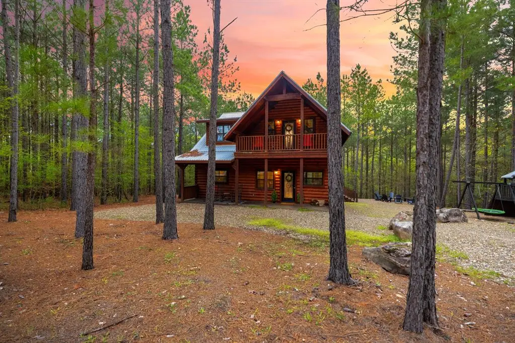 377 Lost Creek Trail, Broken Bow, OK 74728 - Image #1