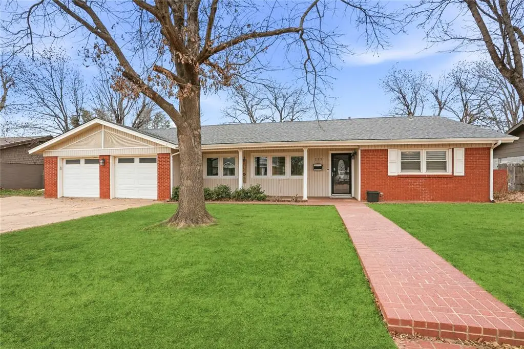 213 Mockingbird S Drive, Altus, OK 73521 - Image #1