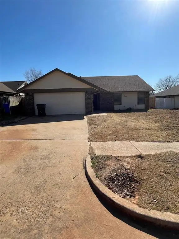700 Black Hawk Drive, Norman, OK 73072