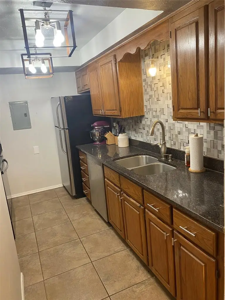 11120 Stratford Drive #205, Oklahoma City, OK 73120 - Image #3