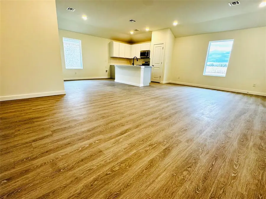 10140 Pennington Street, Harrah, OK 73045 - Image #2