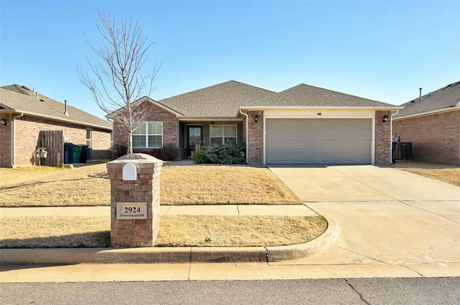 2924 Sunberry Way, Yukon, OK 73099 - Image #2