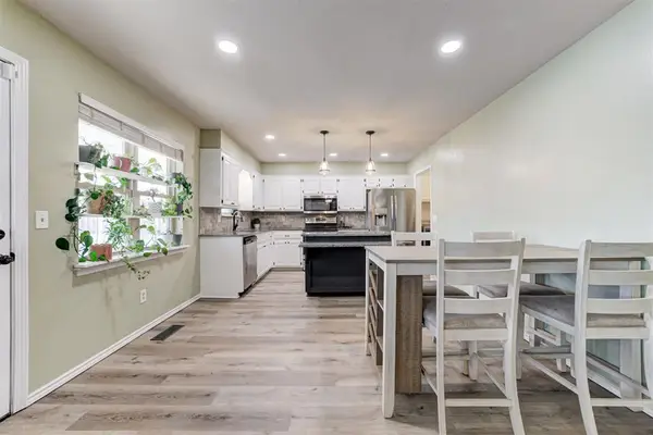 1605 Glenwood Drive, Moore, OK 73160