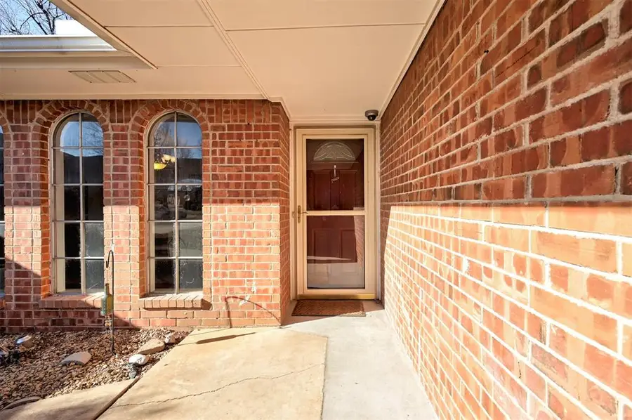 8037 Willow Creek Boulevard, Oklahoma City, OK 73162 - Image #3