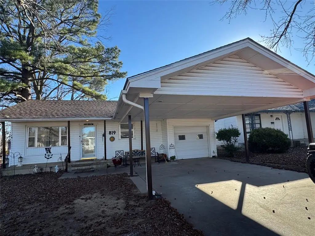 819 Lee Street, Seminole, OK 74868 - Image #1