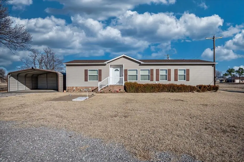 821 E A Street, Watonga, OK 73772 - Image #1