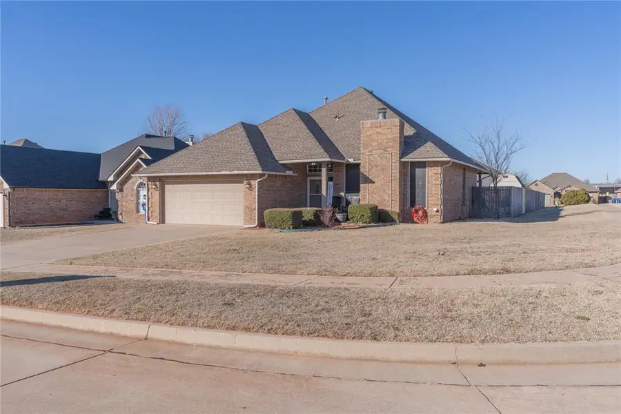 629 E Elder Lane, Mustang, OK 73064 - Image #2