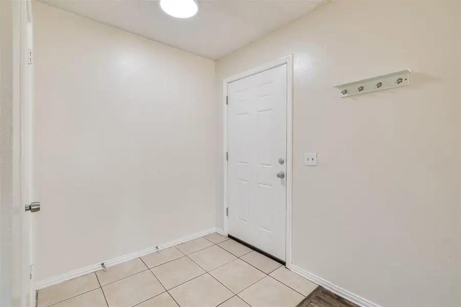 2628 N Ann Arbor Avenue #102, Oklahoma City, OK 73127 - #3