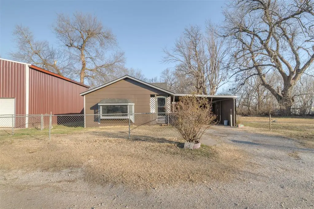 208 Monroe Street, Pauls Valley, OK 73075 - Image #1