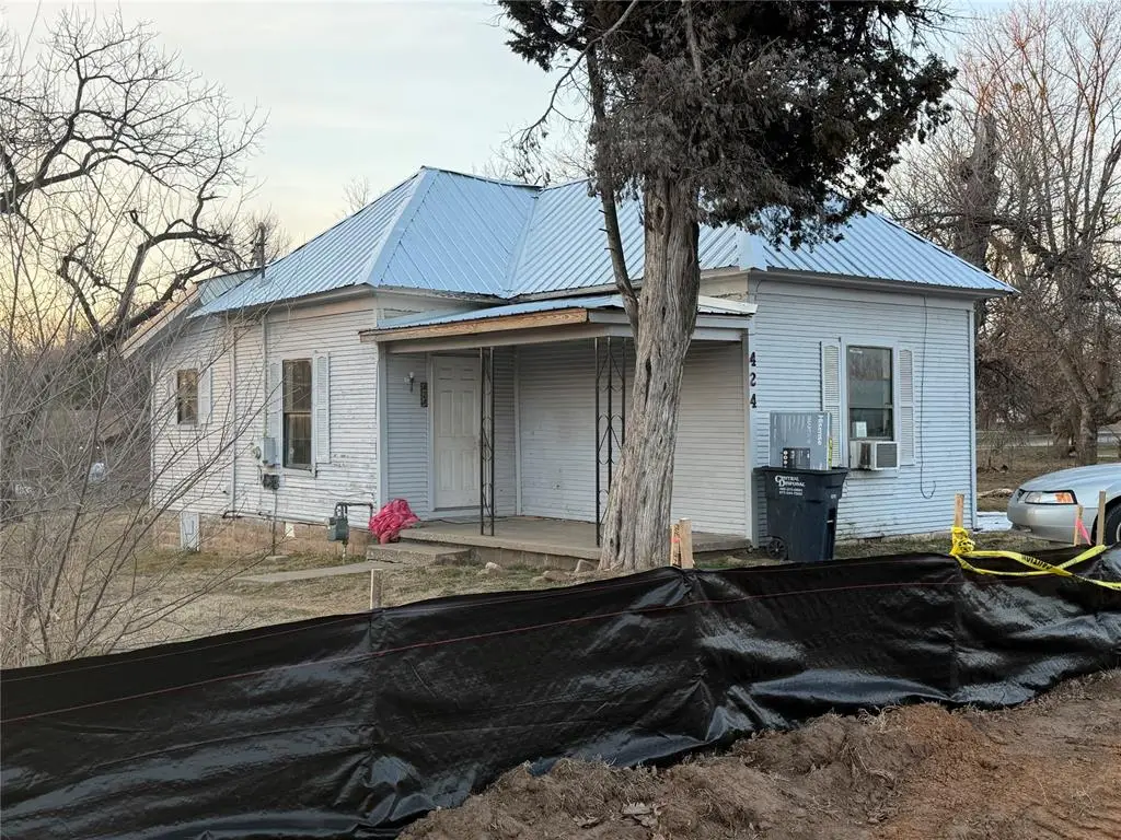 424 S Kickapoo Avenue, Shawnee, OK 74801 - Image #1