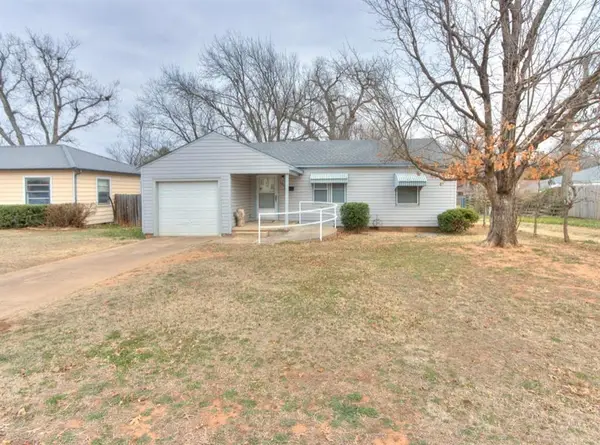120 N 17th Street, Chickasha, OK 73018