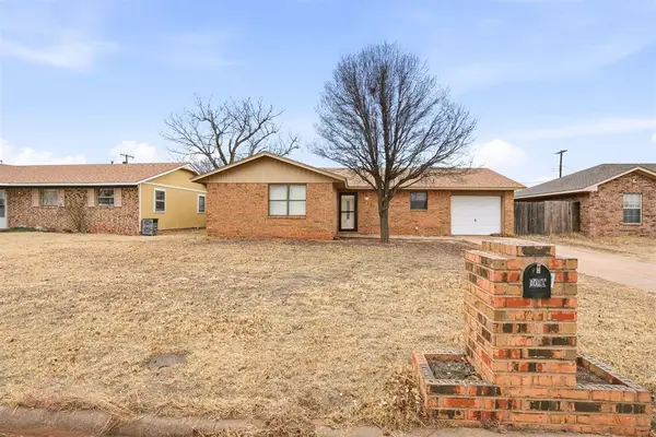 1009 Stewart Street, Altus, OK 73521