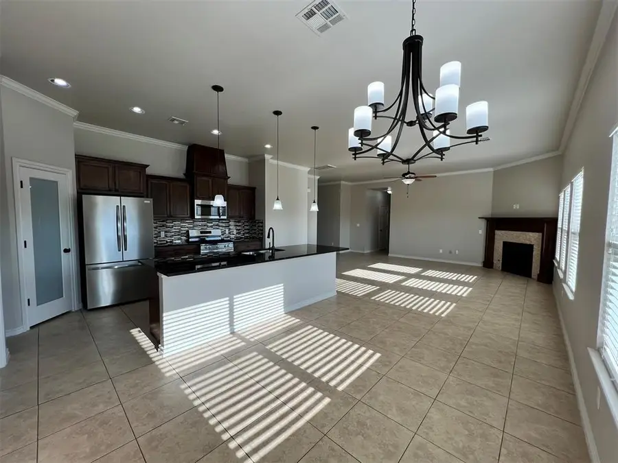 203 N Lyla Glen Drive, Washington, OK 73093 - Image #2