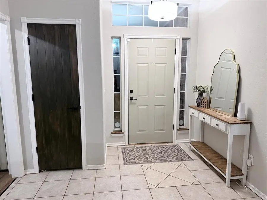 620 Allison Lane, Moore, OK 73160 - Image #2