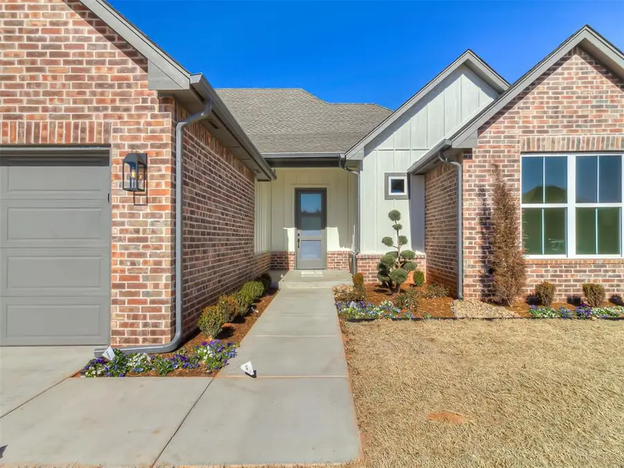 3344 Sagebrush Place, Yukon, OK 73099 - Image #2
