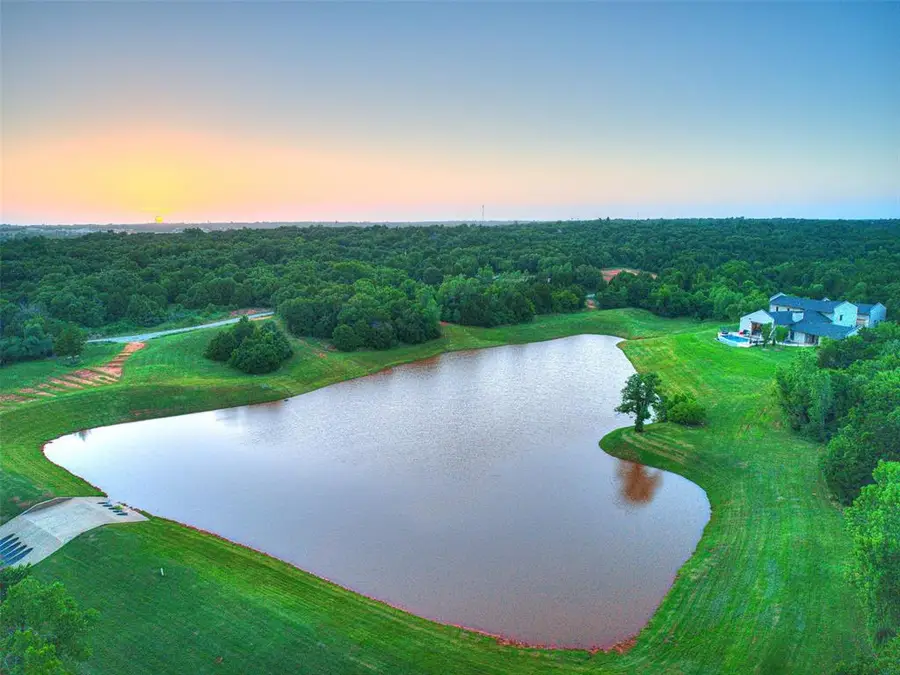 6925 James Creek Trail, Edmond, OK 73034 - Image #2