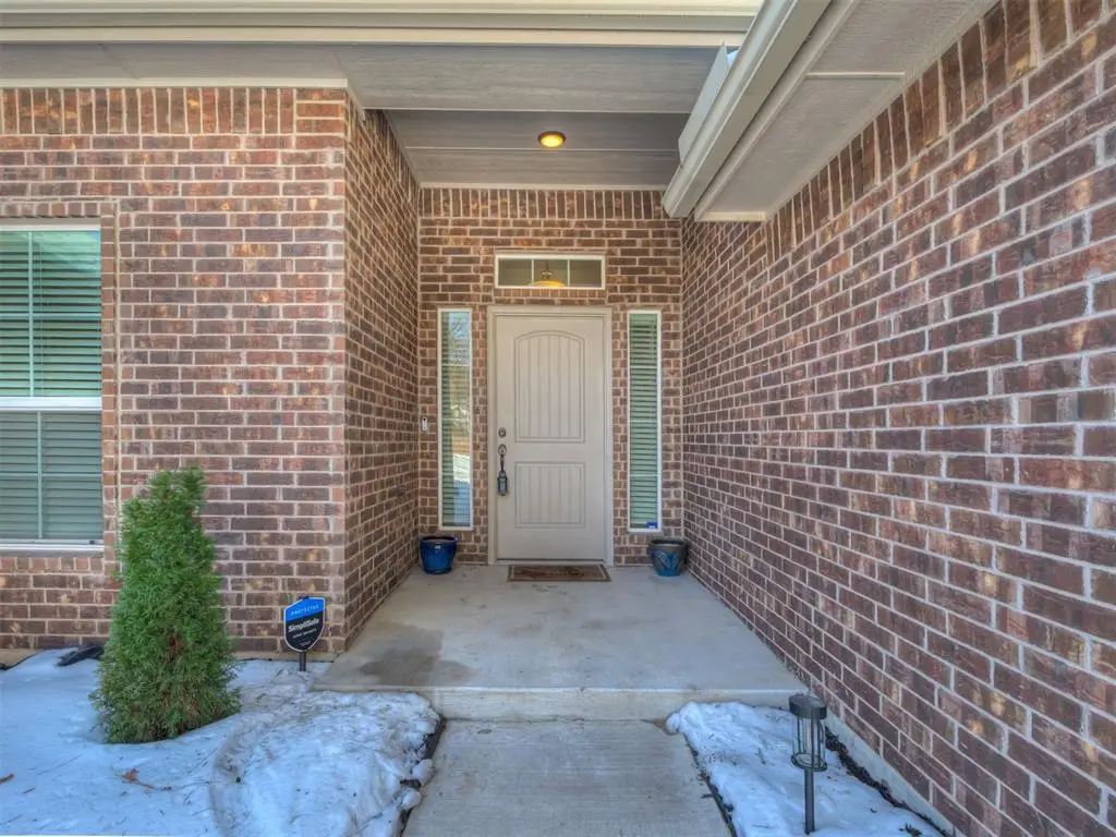 19210 Hidden Pines Drive, Norman, OK 73026 - Image #1