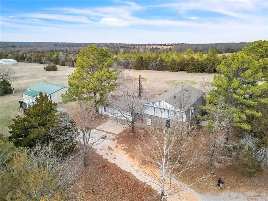 18 Pineyridge Lane, Shawnee, OK 74801 - Image #2