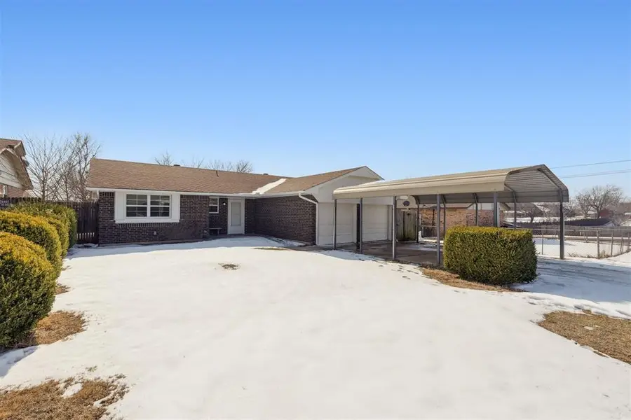 1048 NW 25th Street, Moore, OK 73160 - Image #3