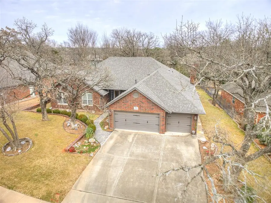 312 Saint James Drive, Edmond, OK 73034 - #3