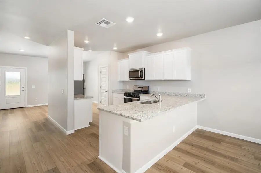 712 Luna Way, Tuttle, OK 73089 - Image #2