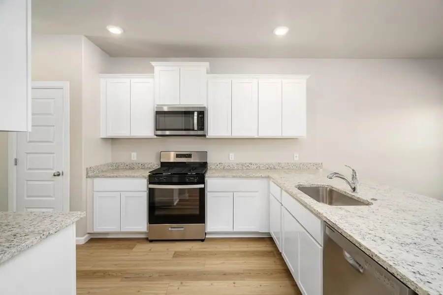 712 Luna Way, Tuttle, OK 73089 - Image #3