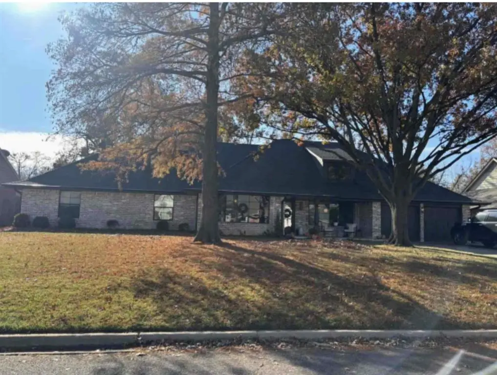 3024 Wilton Lane, Oklahoma City, OK 73120 - Image #1