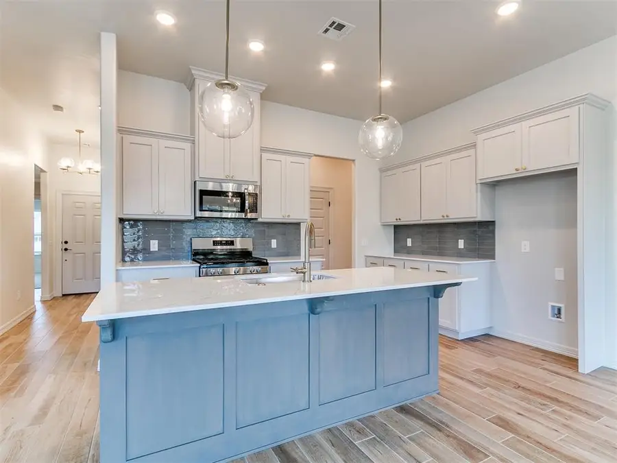 7708 Three Woods Lane, Yukon, OK 73099 - Image #2