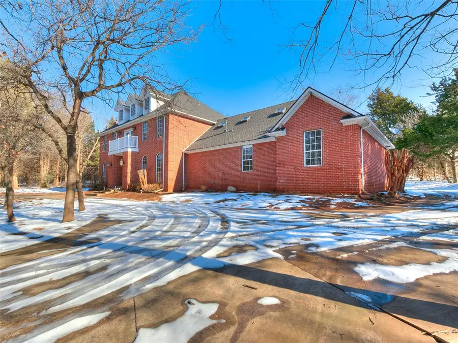 16 Greenmore Drive, Edmond, OK 73034 - Image #3