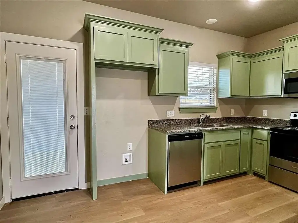 208 E Oklahoma, Blackwell, OK 74631 - #1