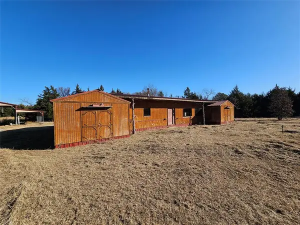 42 Greenbriar Avenue, Burneyville, OK 73430