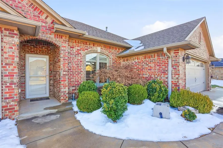 912 Stephanie Lane, Altus, OK 73521 - Image #2