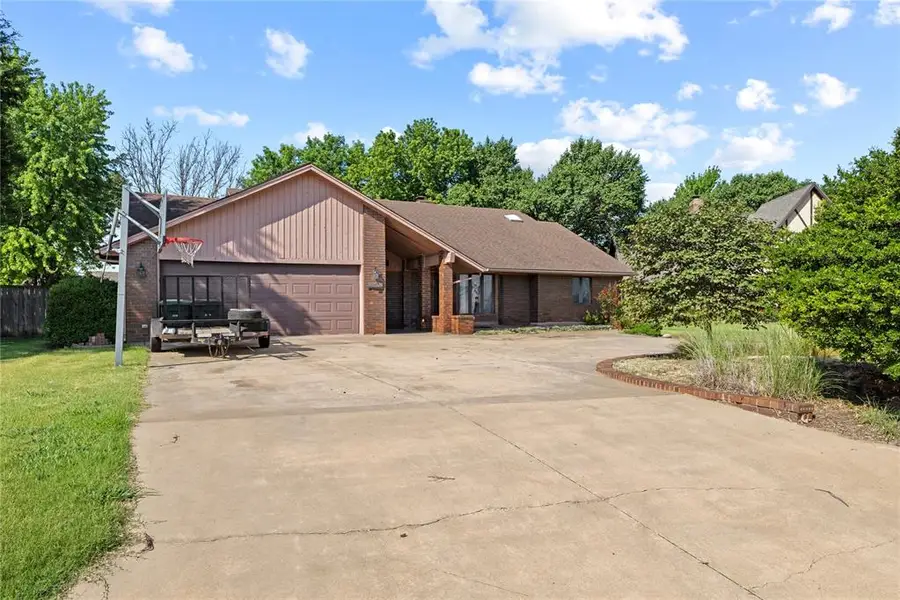 103 Cardinal Circle, Fairview, OK 73737 - Image #2