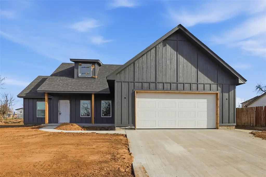 218 N Grand Avenue, El Reno, OK 73036 - Image #1