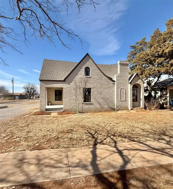 1501 N Lee Street, Altus, OK 73521