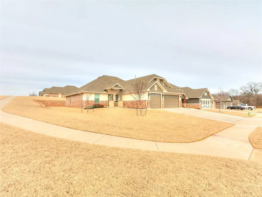 2801 Cedar Creek Drive, Moore, OK 73160 - #2