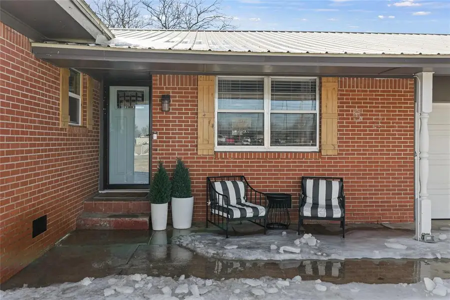 521 E Florida Avenue, Waurika, OK 73573 - Image #2