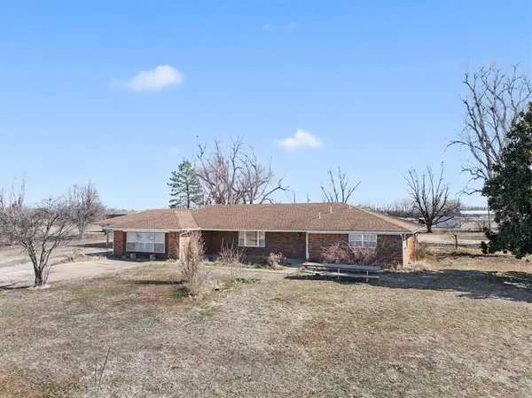 806 S Pine Street, Crescent, OK 73028