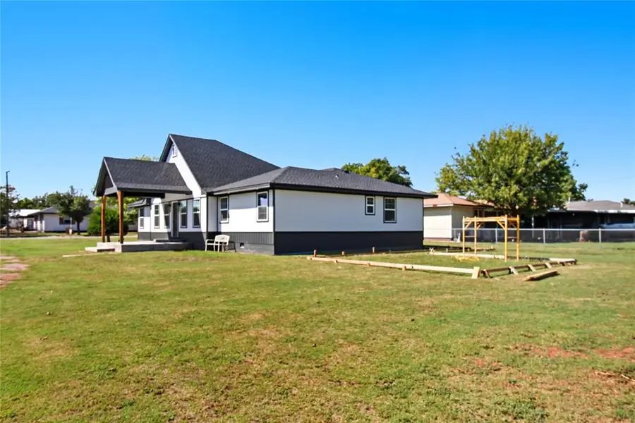 600 N Randlett, Hobart, OK 73651 - #2