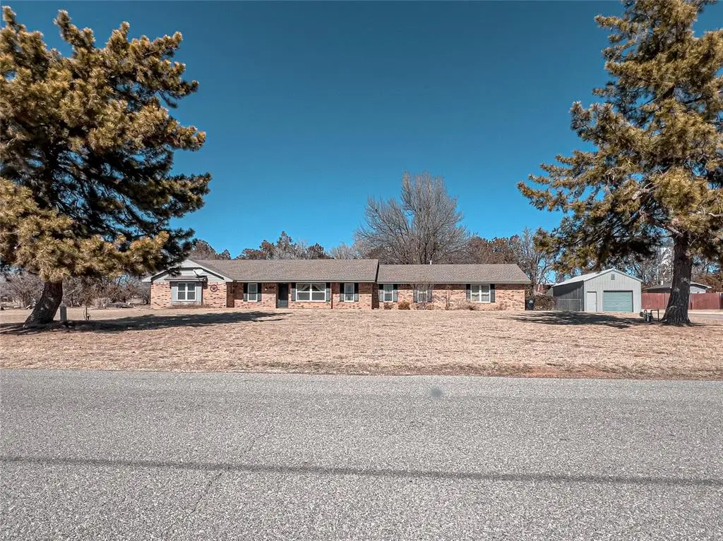 809 W Fastrunner Road, Fort Cobb, OK 73038 - #1