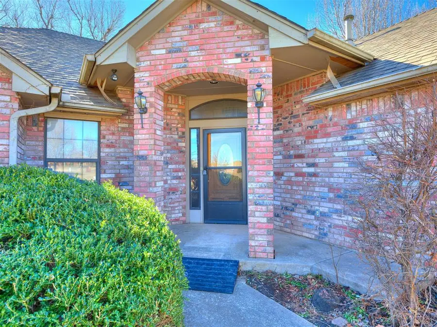 11742 Hollyrock Drive, Yukon, OK 73099 - #2